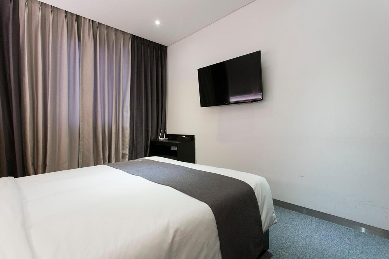 Vella Hotel
