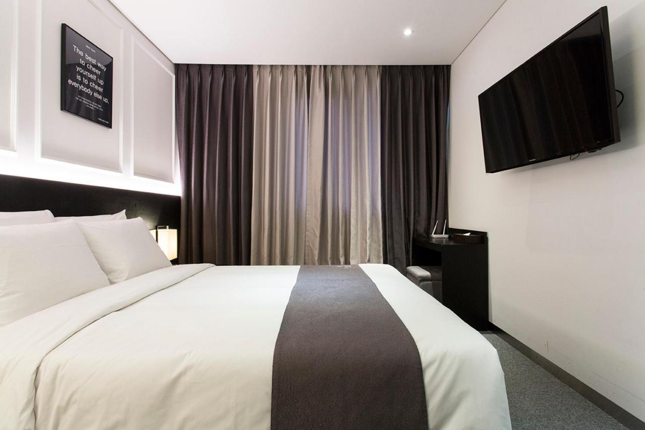 Vella Hotel 3*