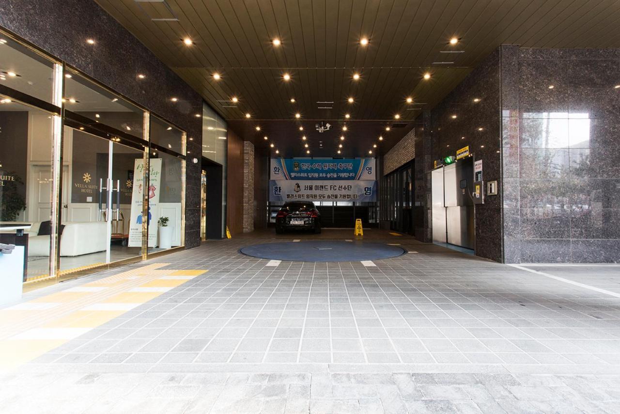 Vella Hotel