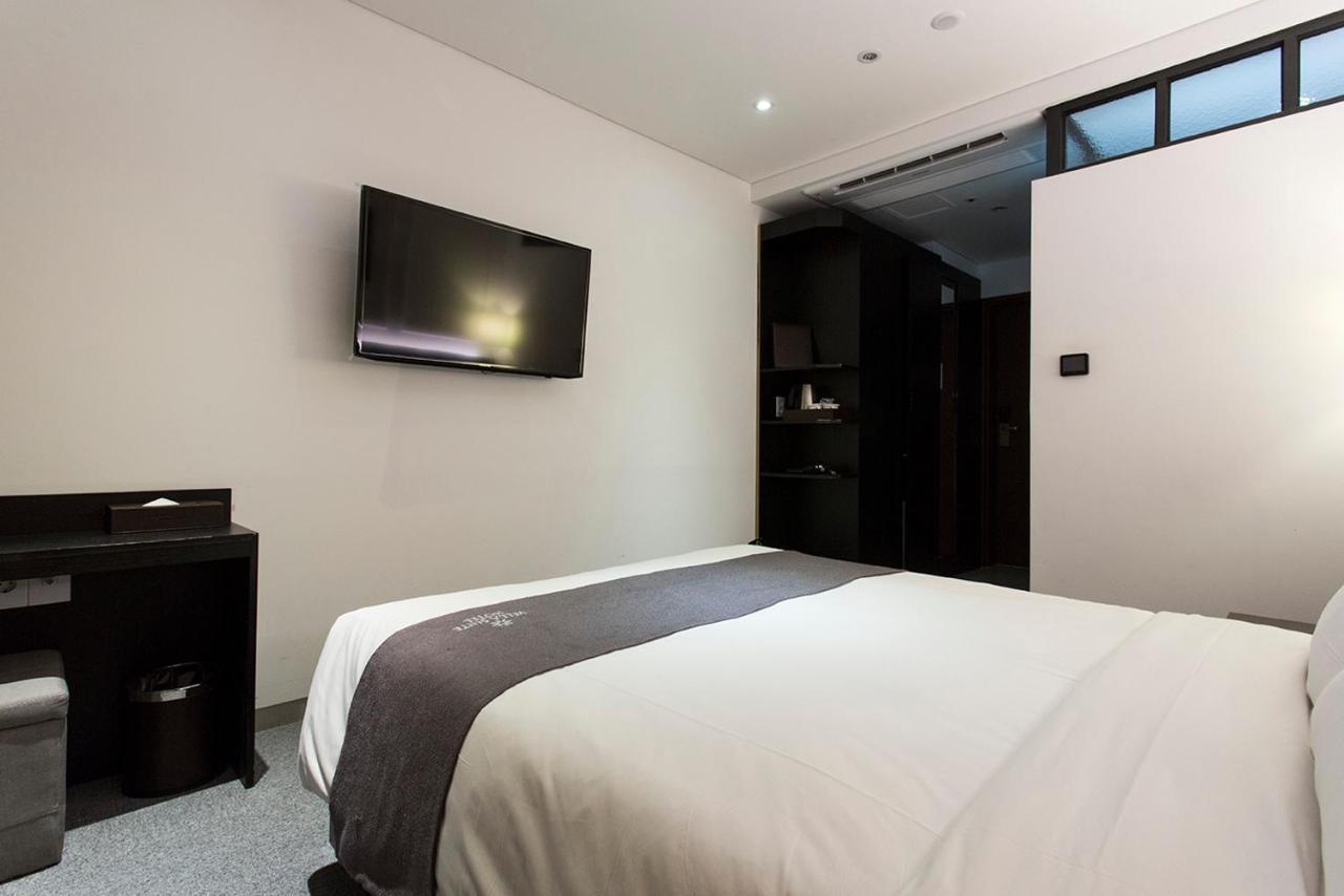 Vella Hotel Suwon