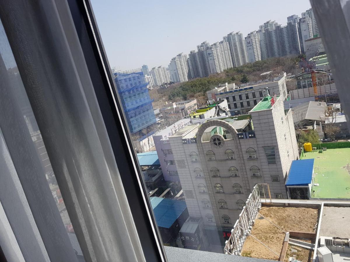维拉套房酒店 3*